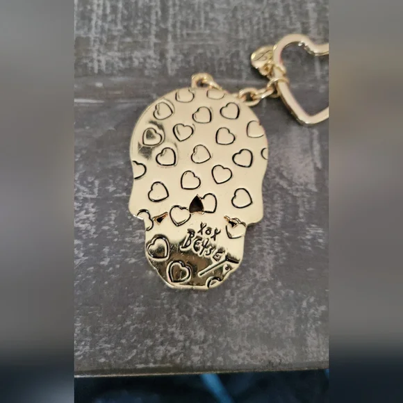 Betsey Johnson Rare Glitter Crystal Skull Key Chain - Picture 11 of 11